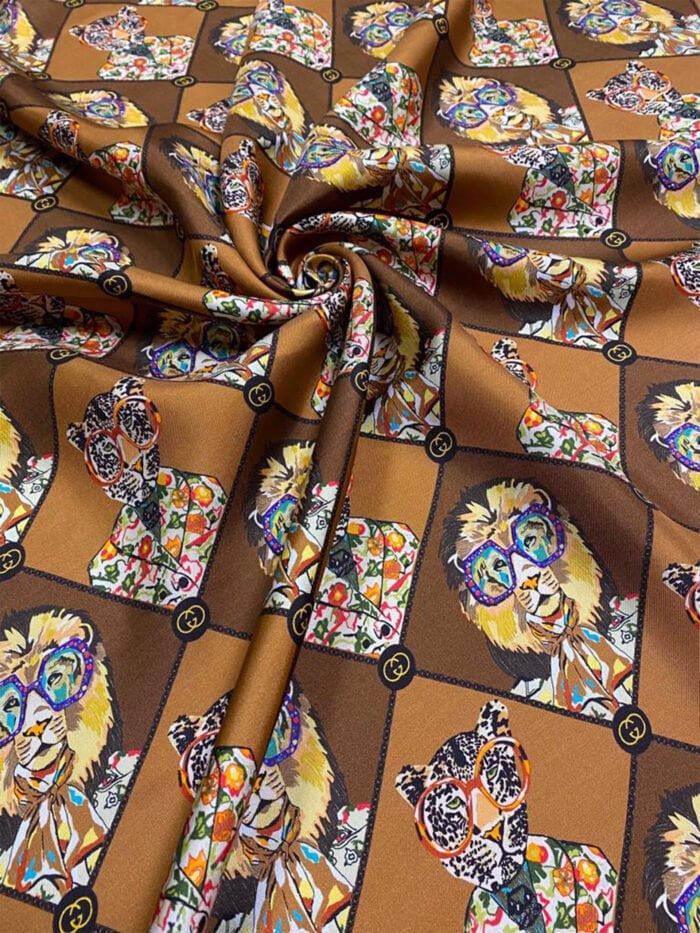 Натуральный шелк твил с логотипом Gucci Италия