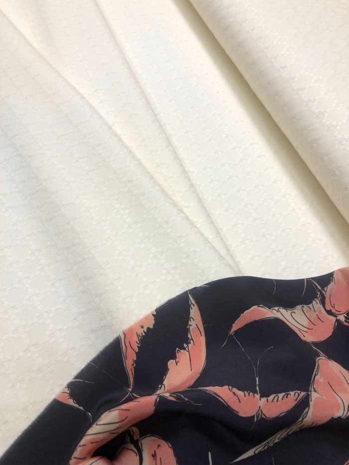 Плательно-костюмная ткань твид фактурное плетение Valentino